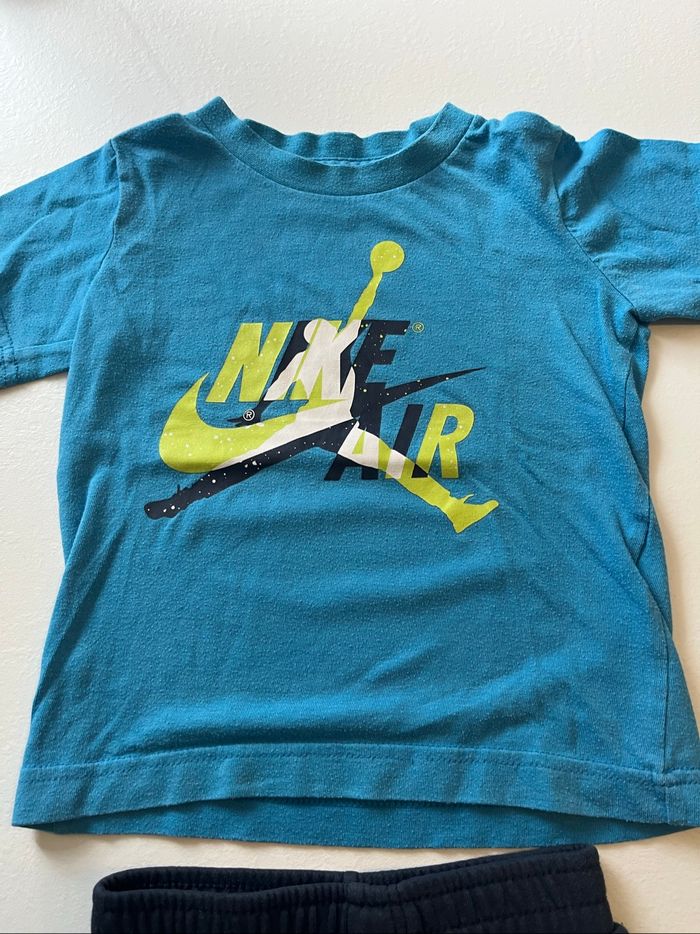Ensemble Nike Jordan 2/3 ans - photo numéro 2