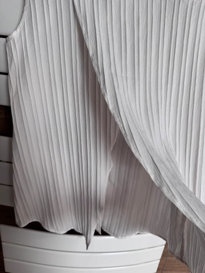 Chemise sans manche ouverte dans le dos - photo numéro 3