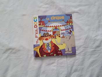 Livre mes p'tits docs le cirque 🎪 