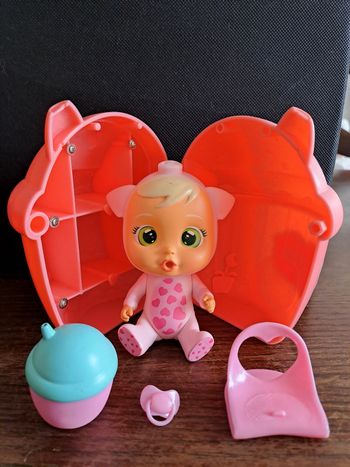 Cry babies le cochon avec sa maison et accessoires