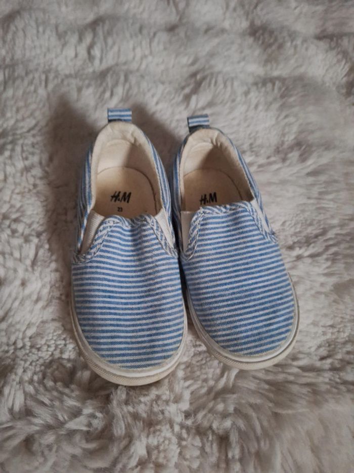 Chaussures bébé H&M 👟 t23 #CHAUGA-005