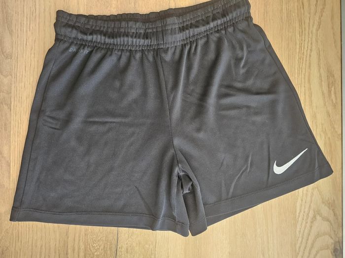 Short noir taille s =8 ans nike enfant foot sport - photo numéro 3