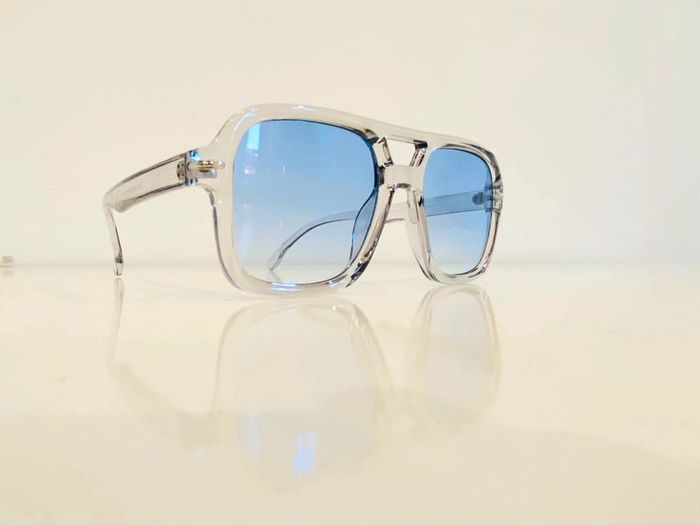 Lunette de soleil mixte transparente verres bleus dégradés UV protection taille large - photo numéro 10