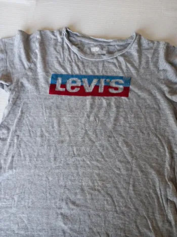 Tee shirt levis