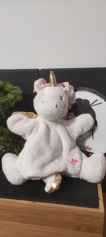Doudou marionnette Licorne blanche Simba Toys Etoile rose doré aile corne