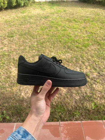 Nike Air Force 1 triple black taille 39