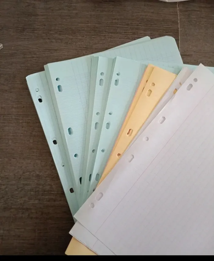 Lots de 3 classeurs et des feuilles de simple couleur - photo numéro 2
