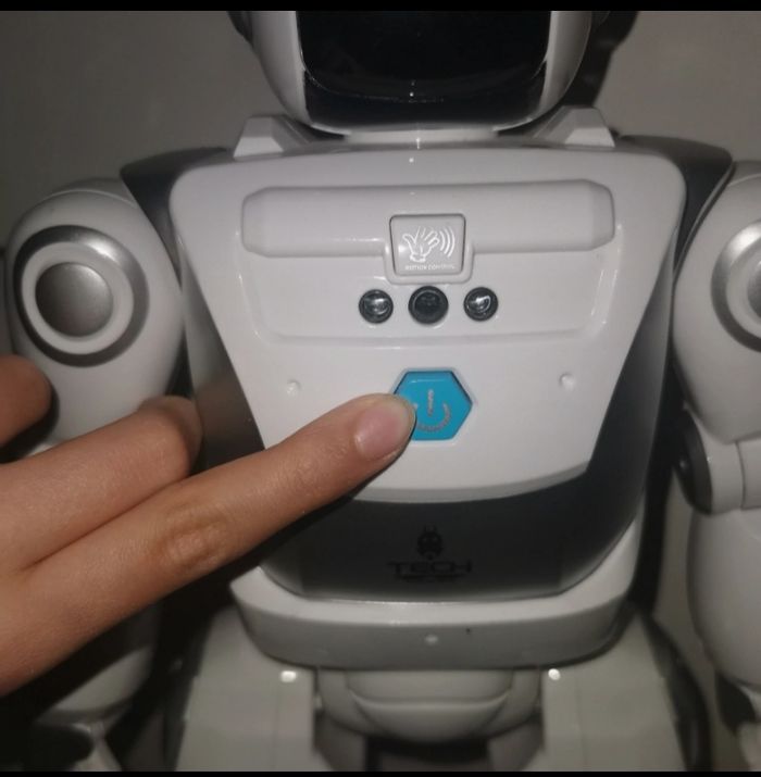Robot télécommande avec une multitude de combinaisons - photo numéro 4