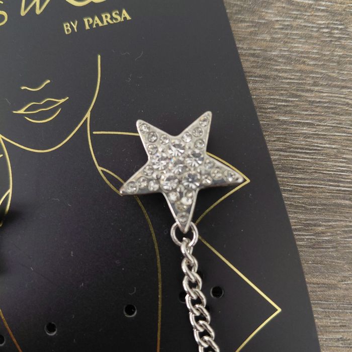 Broche étoiles strass et chaîne métal - photo numéro 2