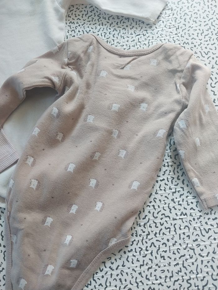 Lot de 3 bodies manches longues – Kiabi – Taille 6 mois - photo numéro 10