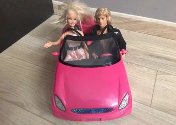 Voiture barbie et ken