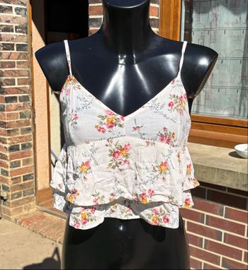 🌸 Top court à bretelles fleuri – Taille 34 (XS)