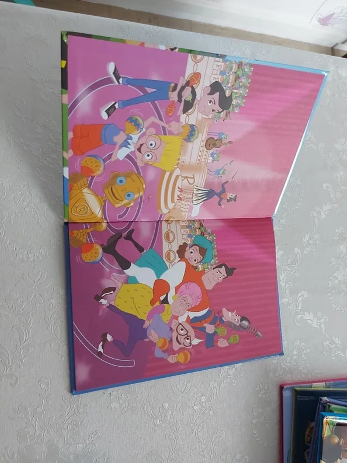 Livre Disney Bienvenue chez les Robinson - photo numéro 2
