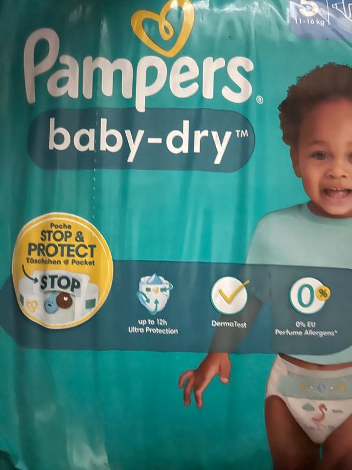 Pampers Baby-Dry T. 5 - photo numéro 2