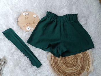 Short fluide neuf 5 ans vert émeraude