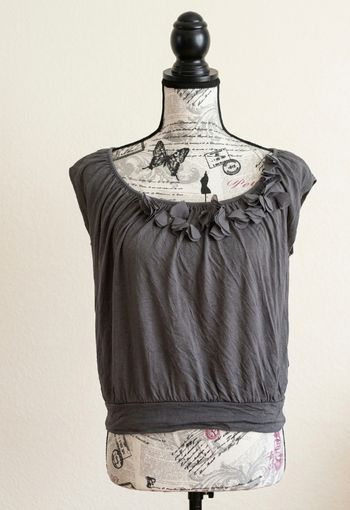 🌸Top gris anthracite H&M à fleurs🌸