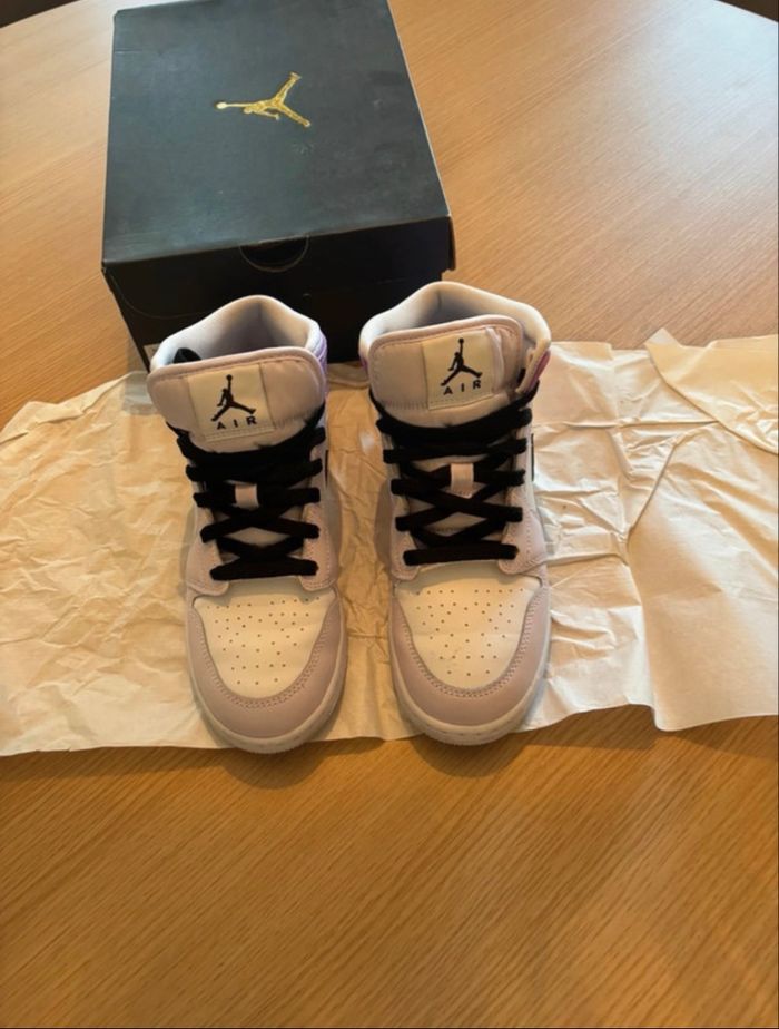 Air Jordan – Violet/Mauve & Noir – Très bon état + boîte