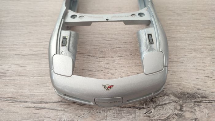 Carcasse carrosserie pièce détachée miniature Bburago Burago Chevrolet Corvette C5 1997 coupé 1/18 1 - photo numéro 2