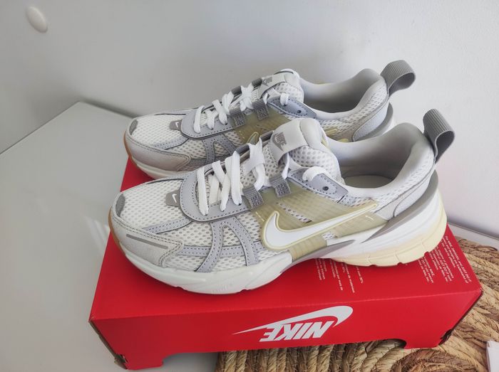 Baskets Nike V2K run - photo numéro 3