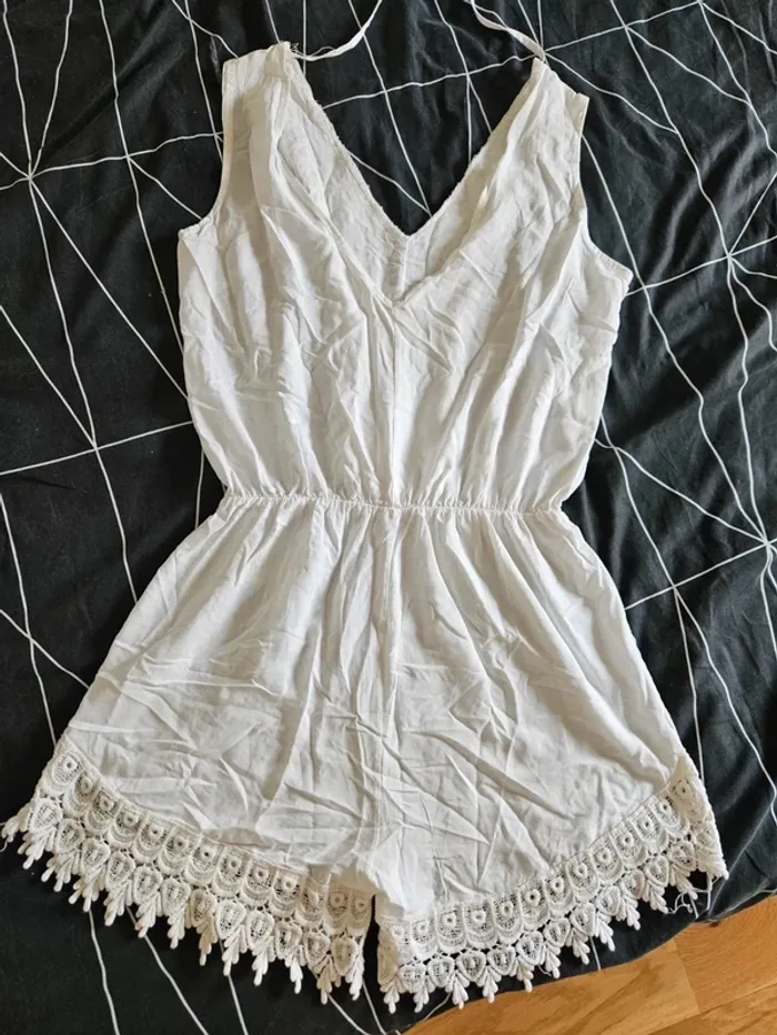 Combishort légère blanche avec broderie taille 38 / M - photo numéro 6
