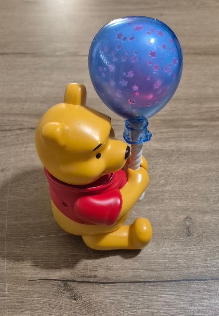 Veilleuse Winnie l'ourson avec ballon - photo numéro 4