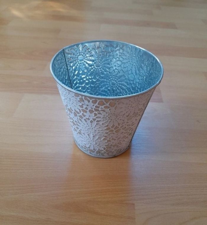 Vase en métal