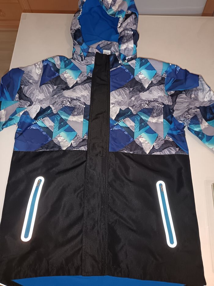 Coupe vent garçon avec capuche