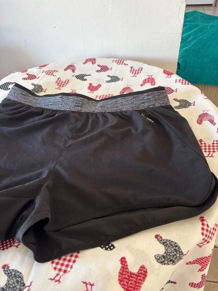 Short noir été pour femme n°167 - photo numéro 3