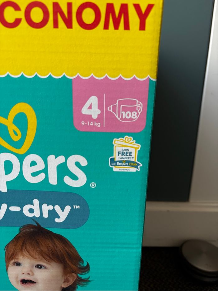 Un pack de couches Pampers Babydry Taille 4 9/14 kg - photo numéro 2