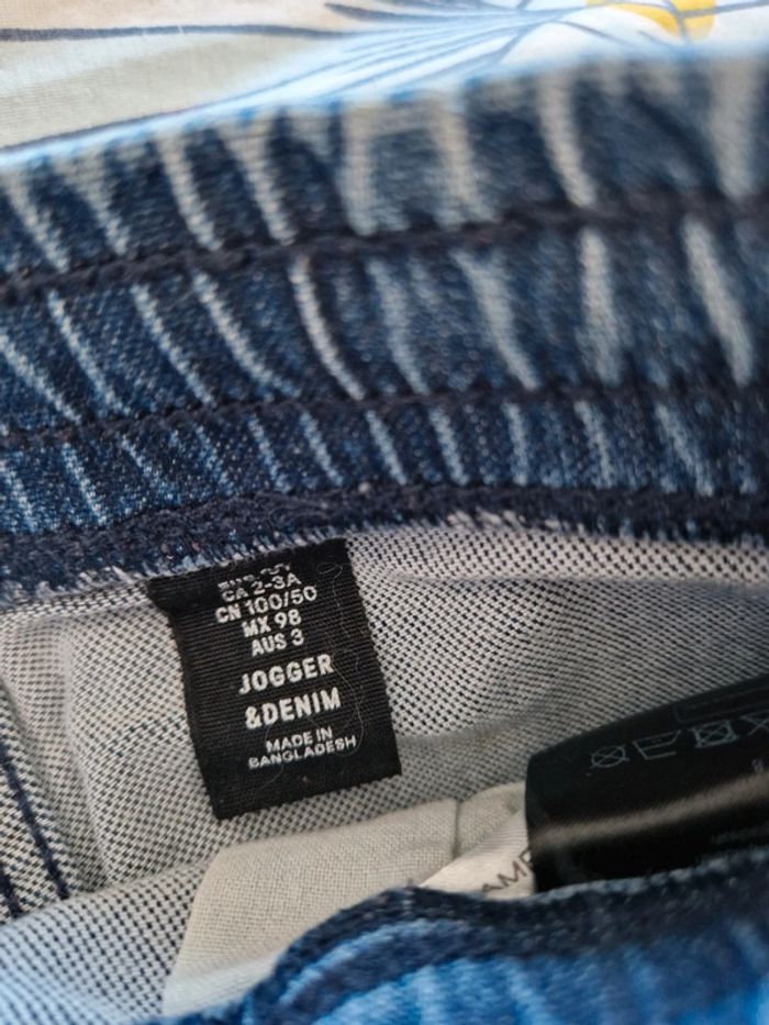 Jeans 2 à 3 ans - photo numéro 2