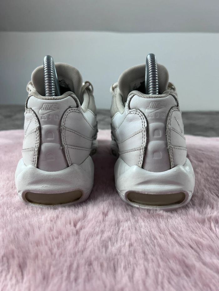 Nike Air Max 95 Triple White – Pointure 38 Réimperméabilisées - photo numéro 4