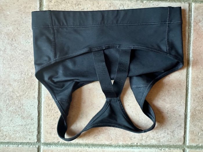 Brassière sport noire Nike Taille M - photo numéro 2