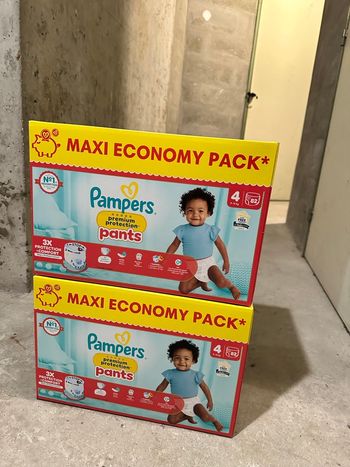 2 cartons  couches Pampers pants taille 4