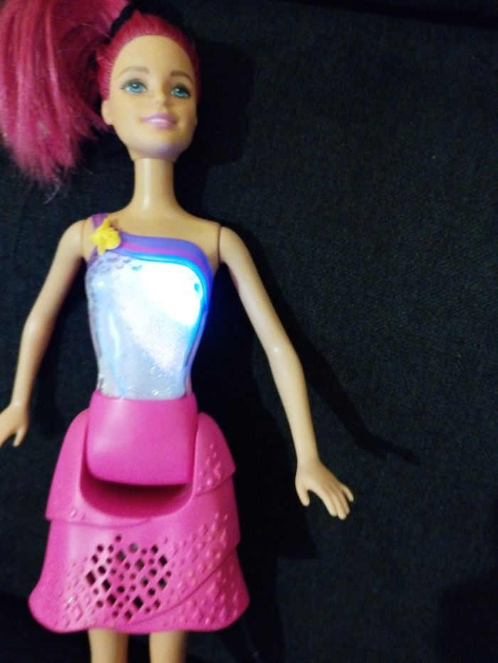 Barbie interactive lumineuse - photo numéro 3