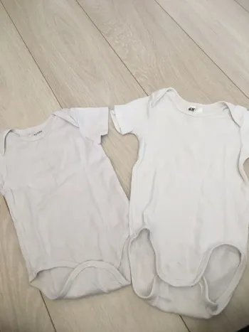 Lot bodys manches courtes 24 mois H&M