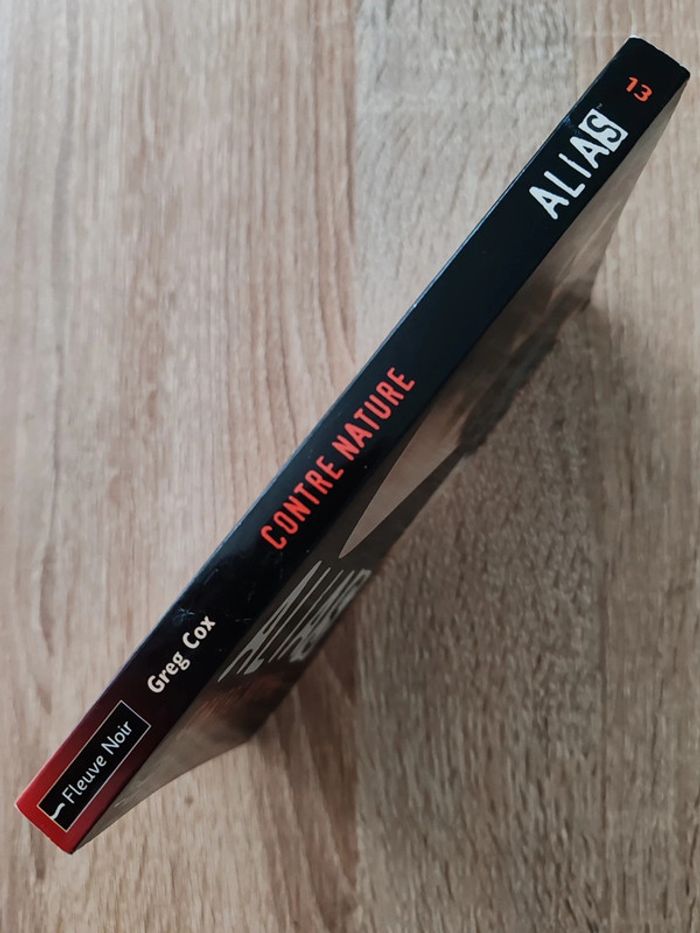 Greg Cox 🌸 Alias Contre nature - photo numéro 3