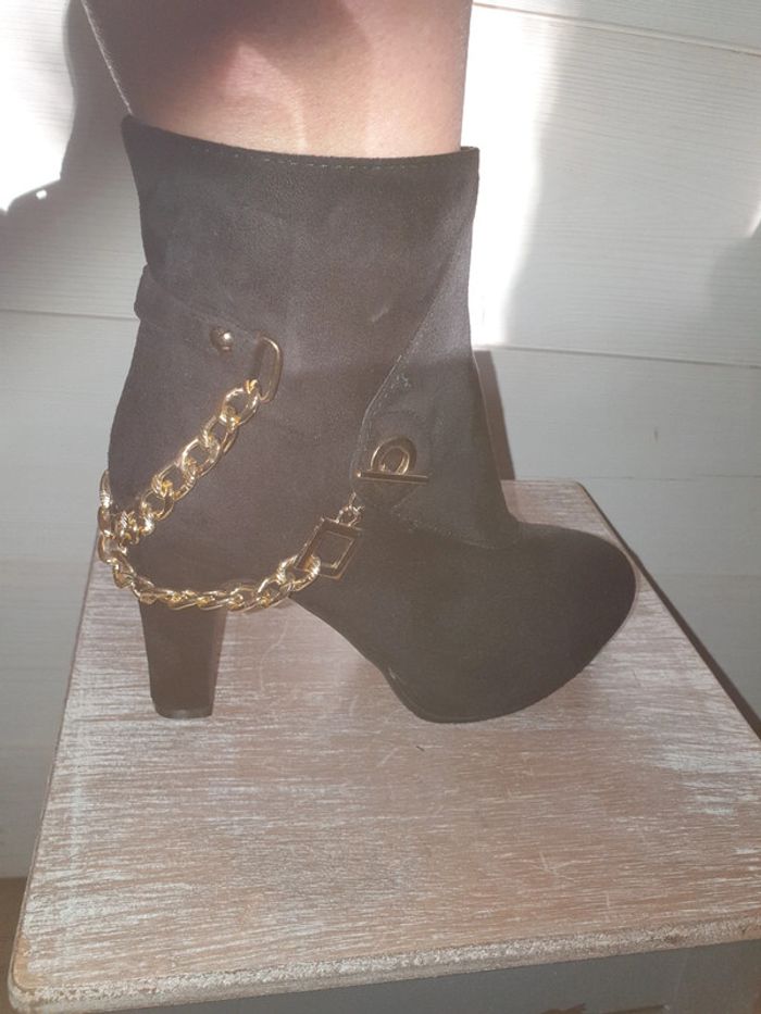 Bottines daim et chaine or T37 - photo numéro 5