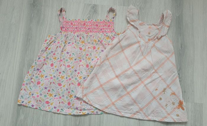Lot 2 robes