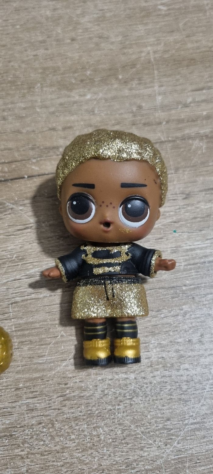 Mini poupée LOL Surprise boy King Bee - photo numéro 3