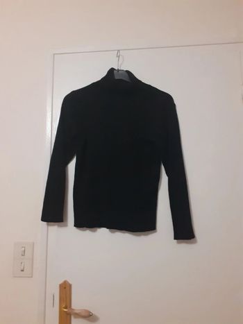 Pull noir