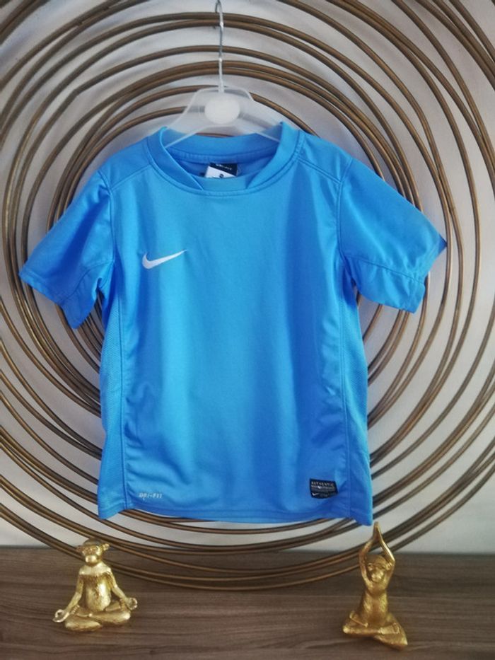 T-shirt de sport/Maillot Kipsta T6/8 ans