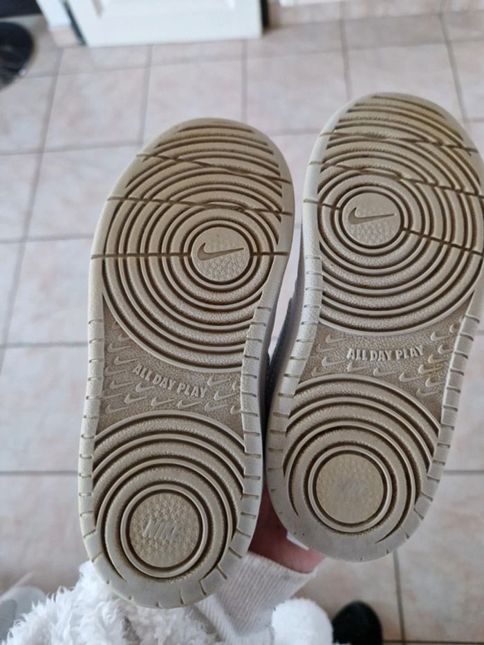 Baskets chaussures nike taille 27 blanche - photo numéro 5