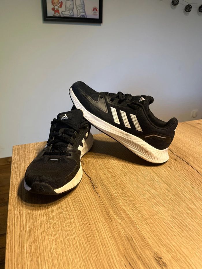 Basket, chaussure, basket adidas, garçon taille 38 2/3