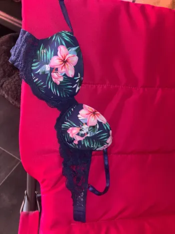 Soutien-gorge, neuf 85 B coque