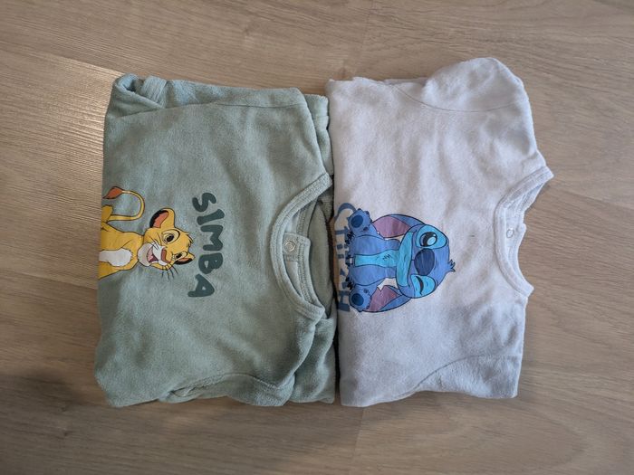 Lot 2 pyjamas Disney bébé 12mois