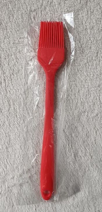 Pinceau de cuisine rouge