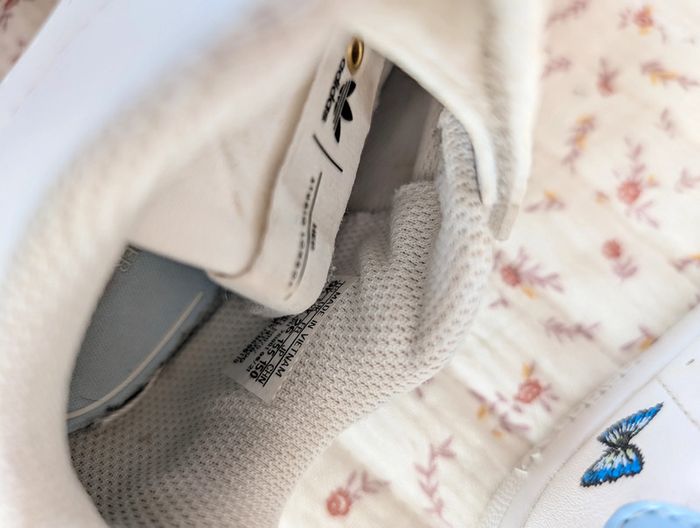 Baskets à scratchs Adidas Stan Smith brodées pointure 26 - photo numéro 6