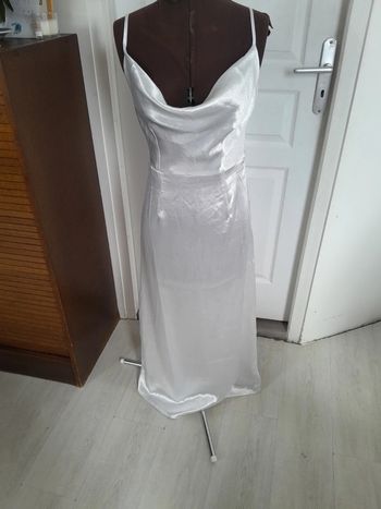 Jolie robe de cérémonie Vila clothes neuve sans etiquette