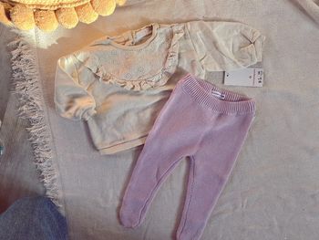 Ensemble sweat-shirt Zara avec broderie et legging maille Lila