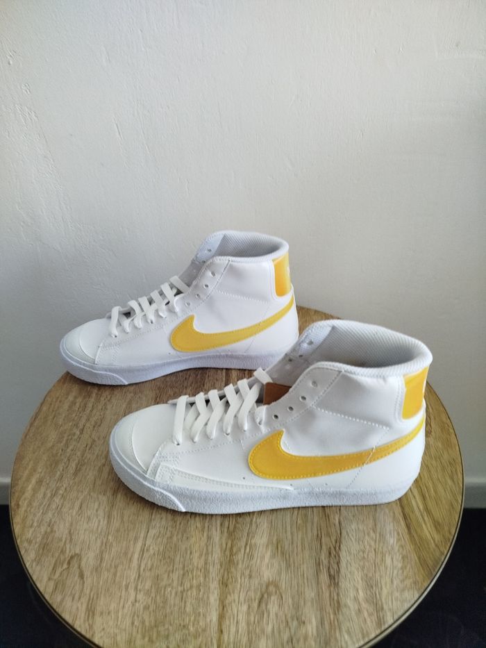 Baskets Nike T  38 - photo numéro 3
